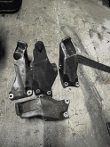 Oto Çıkma Parça / Volkswagen / Passat / Motor / Takozu & Kulağı / Çıkma Parça 