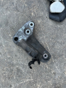 Oto Çıkma Parça / Volkswagen / Transporter / Motor / Takozu & Kulağı / Çıkma Parça 