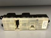 Oto Çıkma Parça / Nissan / Navara / Oto Cam / Cam Düğmesi / Çıkma Parça 