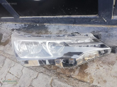 Oto Çıkma Parça / Toyota / Corolla / Far & Stop / Sağ Ön Far / Çıkma Parça 