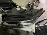 Oto Çıkma Parça / Volkswagen / Tiguan / Far & Stop / Sağ Ön Far / Çıkma Parça 