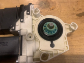 Oto Çıkma Parça / Volkswagen / Passat / Oto Cam / Cam Motoru / Çıkma Parça 