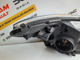 Oto Çıkma Parça / Renault / Captur / Far & Stop / Sol Ön Far / Çıkma Parça 