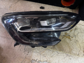 Oto Çıkma Parça / Renault / Megane / Far & Stop / Sağ Ön Far / Çıkma Parça 