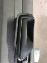 VW CADY SAĞ ÖN KAPI İÇ AÇMA KOLU SİYAH  ORJ ÇIKMA