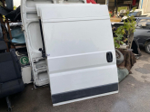 Oto Çıkma Parça / Peugeot / Boxer / Kaporta & Karoser / Sağ Sürgülü Kapı / Çıkma Parça 