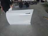 Oto Çıkma Parça / Tesla / Model Y / Kaporta & Karoser / Sol Ön Kapı / Çıkma Parça 