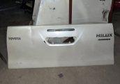 TOYOTA HİLUX BAGAJ KAPAĞI
