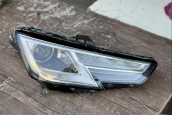 Oto Çıkma Parça / Audi / A4 / Far & Stop / Sağ Ön Far / Çıkma Parça 