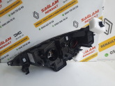 Oto Çıkma Parça / Renault / Megane / Far & Stop / Sağ Ön Far / Çıkma Parça 