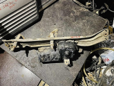 Oto Çıkma Parça / Mercedes / 300 / Oto Cam / Silecek Mekanizması / Çıkma Parça 