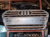 AUDİ A4 ÖN PANCUR IZGARASI