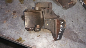 Peugeot 306 1.8 8v  direksiyon pompa ayağı braket