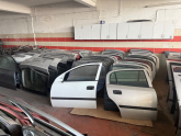 Oto Çıkma Parça / Opel / Corsa / Kaporta & Karoser / Sağ Ön Kapı / Çıkma Parça 