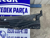 Oto Çıkma Parça / Kia / Cerato / Oto Cam / Ön Cam Izgarası / Çıkma Parça 