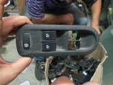 Oto Çıkma Parça / Renault / Megane / Oto Cam / Düğme Çerçevesi / Çıkma Parça 