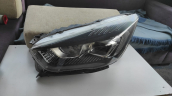 FORD KUGA SOL ÖN FAR SİYAH LEDLİ