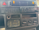 Oto Çıkma Parça / Volkswagen / Transporter / Elektrik / Dörtlü Flaşör Düğmesi / Çıkma Parça 