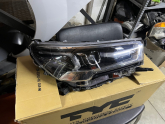 Oto Çıkma Parça / Toyota / Hilux / Far & Stop / Sağ Ön Far / Sıfır Parça 