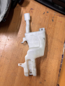 Oto Çıkma Parça / Ford / Tourneo Courier / Oto Cam / Silecek Suyu Deposu / Çıkma Parça 