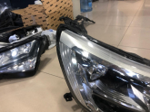 Oto Çıkma Parça / Renault / Megane / Far & Stop / Sağ Ön Far / Çıkma Parça 