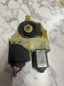 Oto Çıkma Parça / Volkswagen / Passat / Oto Cam / Cam Motoru / Çıkma Parça 