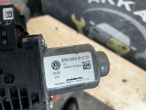 Oto Çıkma Parça / Volkswagen / Amarok / Oto Cam / Cam Motoru / Çıkma Parça 