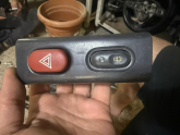 Oto Çıkma Parça / Renault / Megane / Oto Cam / Cam Düğmesi / Çıkma Parça 