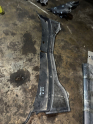 Oto Çıkma Parça / Volkswagen / Passat / Oto Cam / Ön Cam Izgarası / Çıkma Parça 