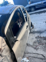 Toyota yaris sol ön kapı