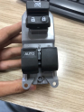 CAM AÇMA DÜĞMESİ COROLLA 06-13 / YARIS 06-11 ÖN SOL İKİLİ