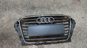Audi A3 orjinal armalı sıfır ön panjur