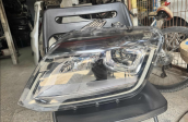 Oto Çıkma Parça / Volkswagen / Amarok / Far & Stop / Sol Ön Far / Çıkma Parça 