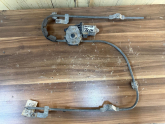 BMW E30 SOL CAM KRİKOSU ORJİNAL ÇIKMA TEMİZ ÜRÜN