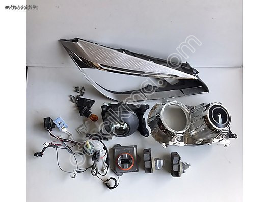 00789 BMW X1 SAĞ FAR BEYNİ