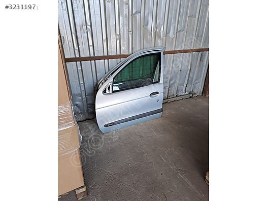 Renault Megane 1 hatasız sol ön kapı orjinal