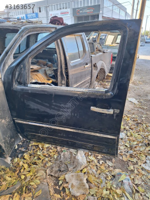 Nissan Navara Orjinal Çıkma Sağ Ön Kapı