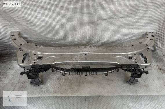 MERCEDES C W205 ÖN PANEL