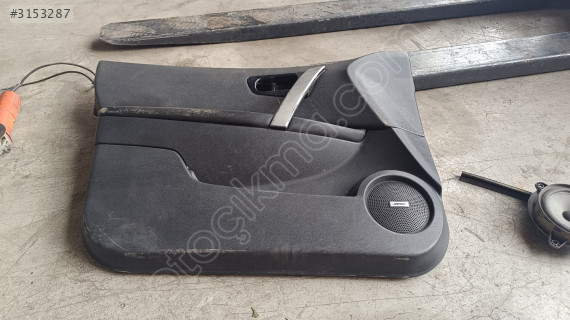 Nissan Qashqai sol ön kapı döşemesi