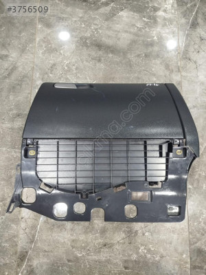 AUDI A4 TORPİDO KAPAĞI HATASIZ ORJINAL ÇIKMA