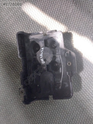SKODA OCTAVİA 2007 ÇIKMA ORİJİNAL AKÜ ALT PLASTİK