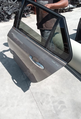 fiat egea 2017 sw çıkma orjinal sol arka kapı (son fiyat)