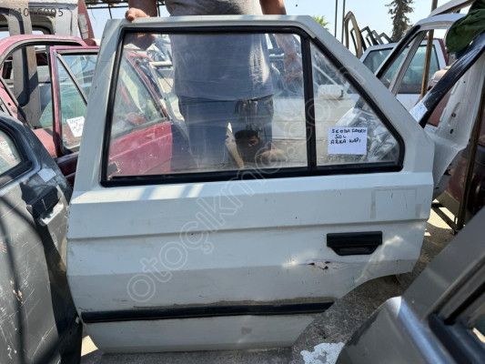 Orjinal Çıkma Skoda Favorit Sol Arka Kapı - Temiz ve Kullanım