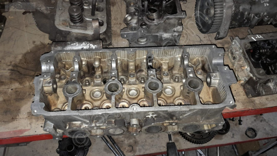 Suzuki vitara 1.3  2006 model silindir kapağı