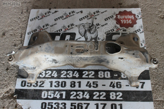 HYUNDAİ SONATA 1997 2.0 MOTOR ALT ŞASE TRAVERSİ