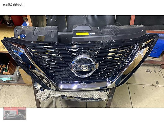 Nissan Qashqai 2017/2021 J11 ön Panjur Çıkma Parça