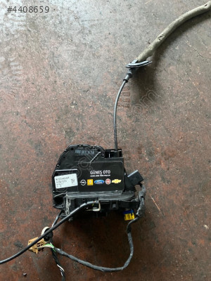 CLİO 4 SAĞ ARKA KAPI KİLİDİ ÇIKMA ORJİNAL