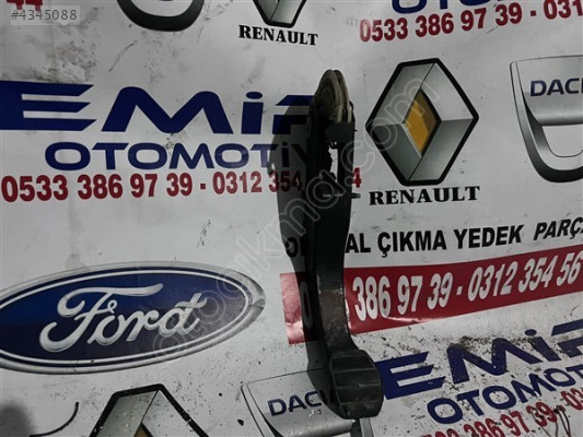 Renault R21 debriyaj pedalı