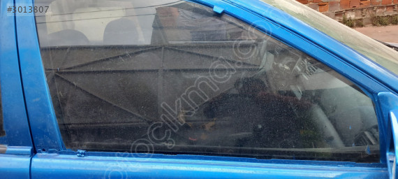 Çıkma mazda familia sağ ön kapı