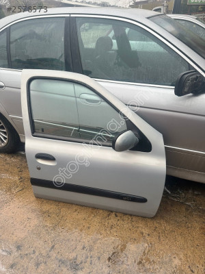 RENAULT CLİO 2 SAĞ ÖN KAPI HATASIZ